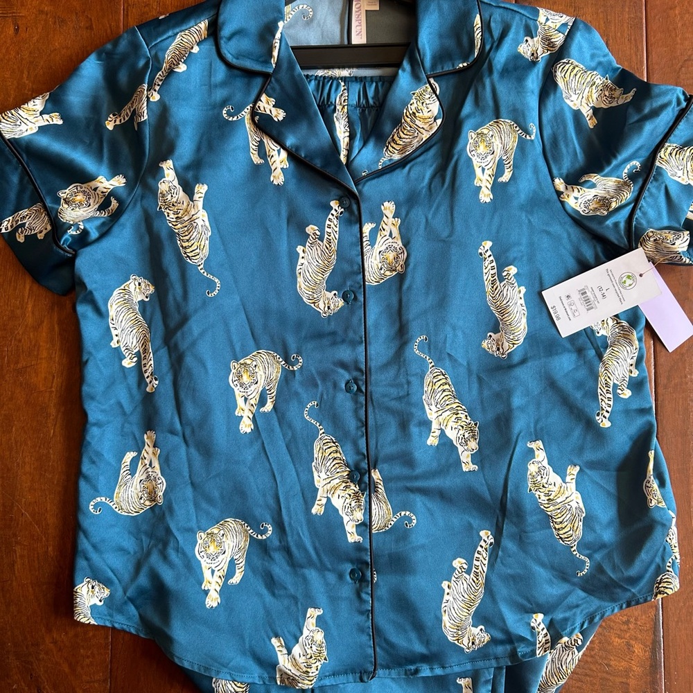 Women’s Teal Tiger Print Satin Pajamas- size L